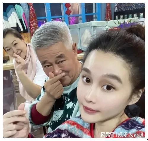娱乐圈吃瓜画面,揭秘明星幕后故事