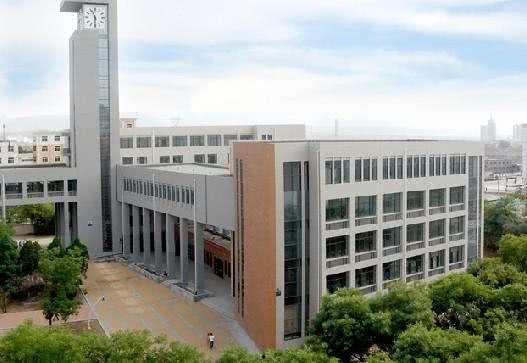 娱乐吃瓜酱考大学,娱乐吃瓜酱带你领略大学生活的多彩画卷