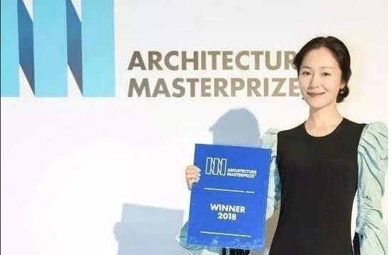 娱乐吃瓜人设崩塌小说,从娱乐明星到吃瓜群众的逆袭之路