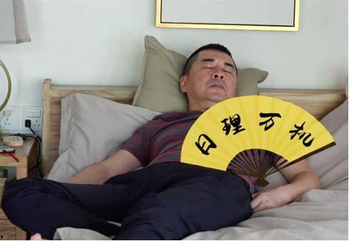 娱乐吃瓜新人设,揭秘明星们的华丽蜕变与真实面目